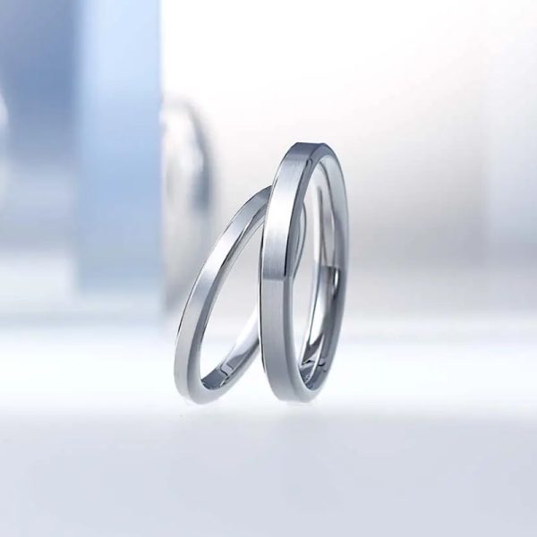 丈夫な鍛造製法の結婚指輪