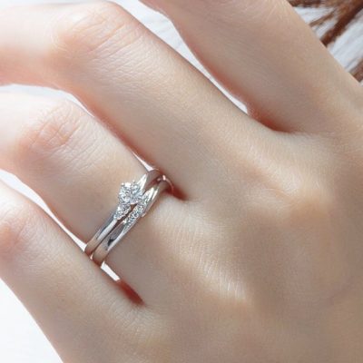 シンプルで着けやすいセットリング