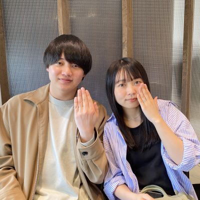 婚約指輪の重ね付けにピッタリ！入籍日に間に合ったサムシングブルーの結婚指輪