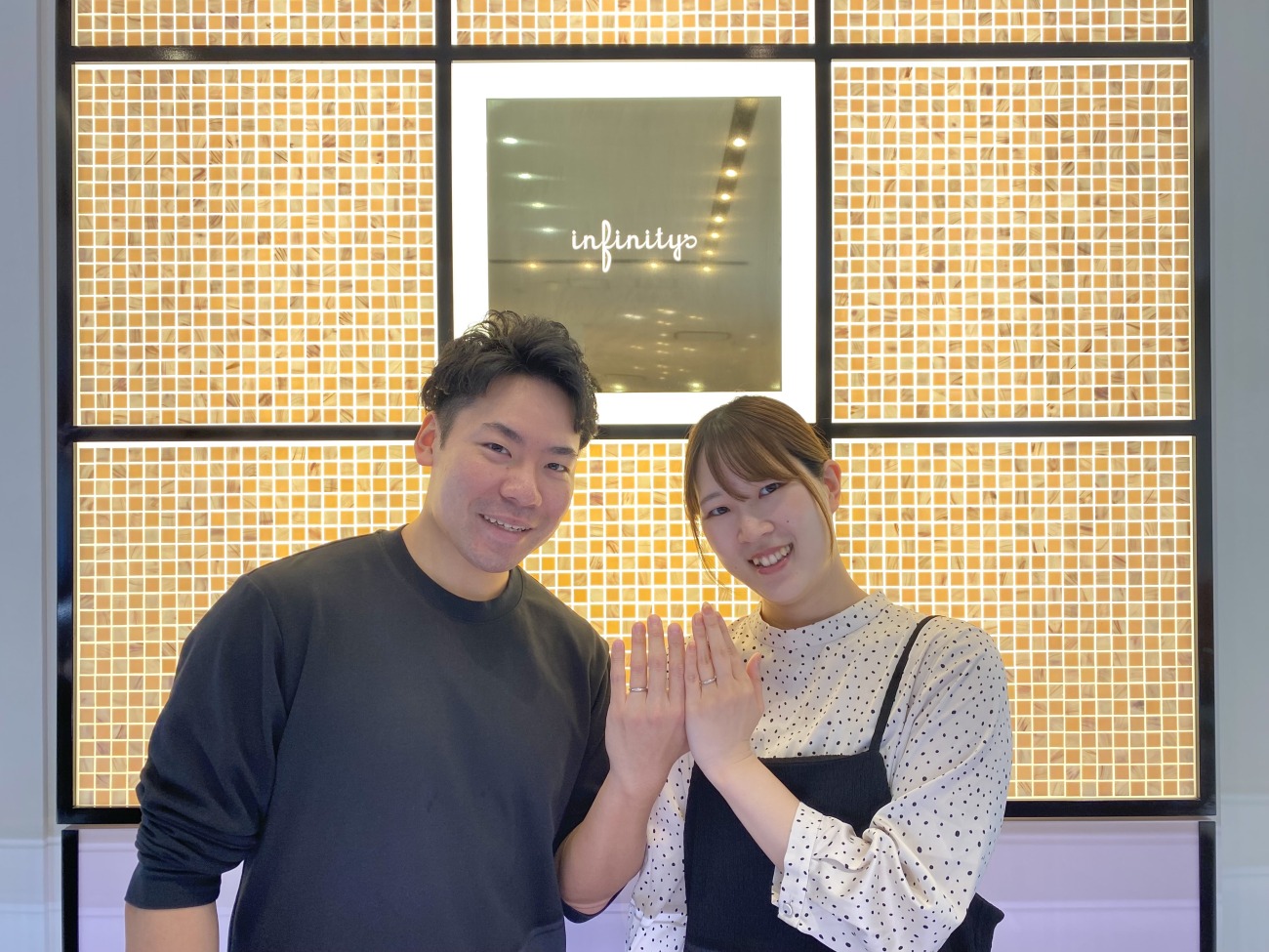 ピンクダイヤモンドアレンジのお二人だけの特別な結婚指輪