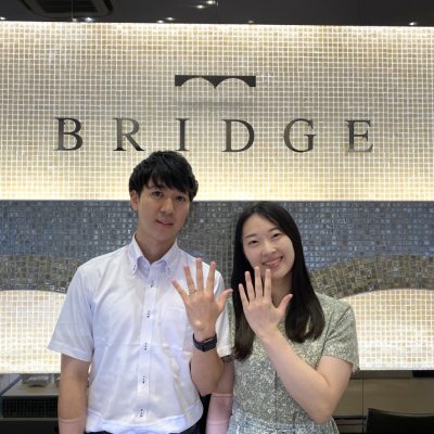 新潟のブランドBRIDGEで選んだ結婚指輪とお母さまから受け継いだ婚約指輪リフォーム