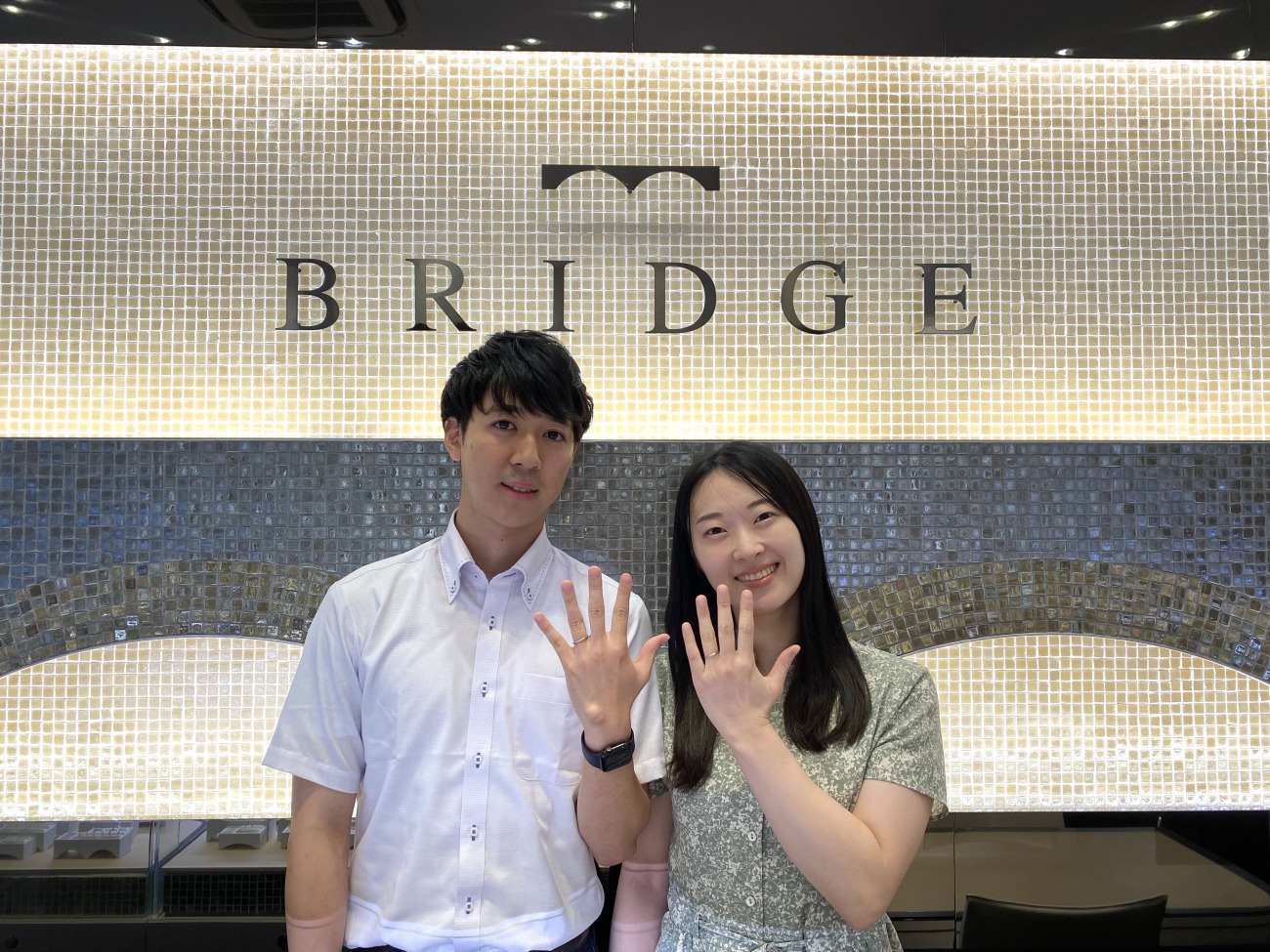 新潟のブランドBRIDGEで選んだ結婚指輪とお母さまから受け継いだ婚約指輪をリフォーム