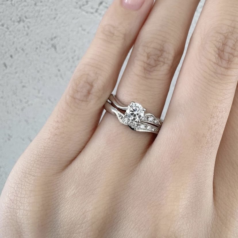 リン　ニワカリング 婚約指輪と結婚指輪を重ねて輝く！NIWAKA（にわか）のおすすめ