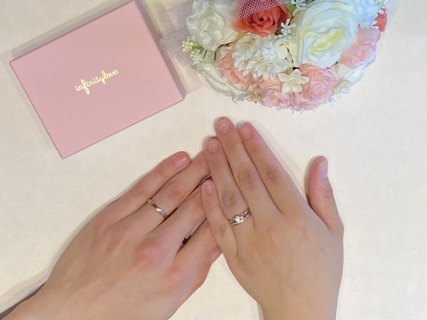 二段階サプライズ大成功!プラチナとピンクゴールドがおしゃれなインフィニティラブのセットリング