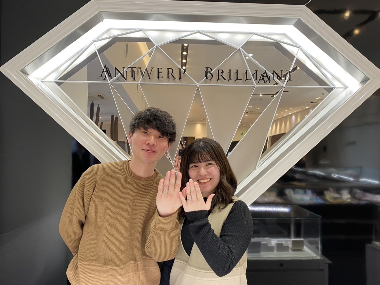 6年の想いを指輪に込めて 心に残るプロポーズとAWB「ライトニング」に出会ったおふたりの結婚指輪の物語