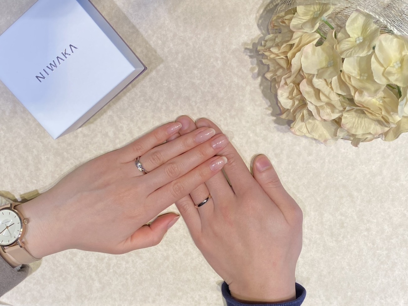 函館の夜景に誓った想いと雪佳景の輝き|NIWAKAを選んだY様&C様の結婚指輪物語