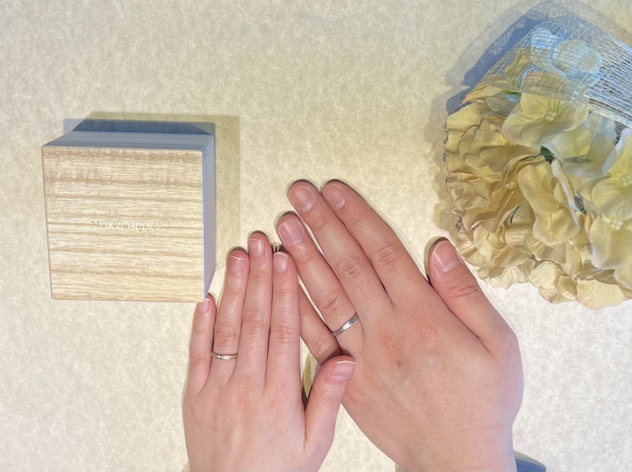 マットな美しさに惹かれて。あっちゃん様＆ななちゃん様が選んだ上質なブライダルリング