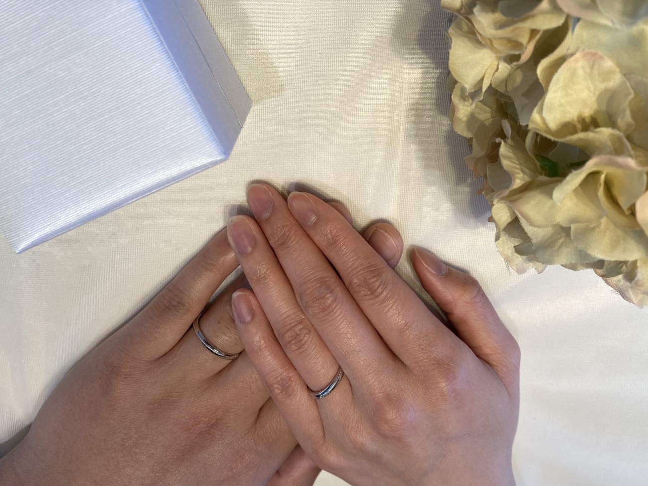 想いをひとつに重ねて。Tomo meの「TM-33」を選ばれたおふたりの結婚指輪ストーリー